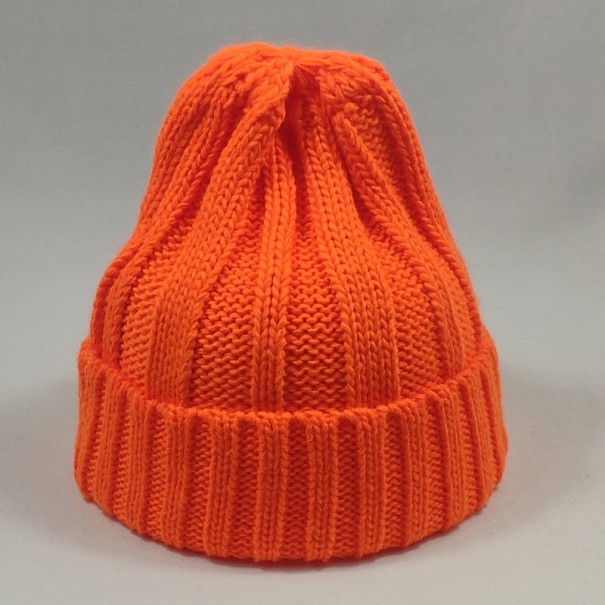 Pletená neónová čiapka oranžová