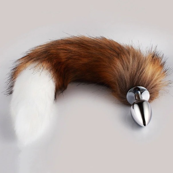 Plug anal em metal com cauda de raposa L 4 x 9 cm comprimento da cauda 40 cm superfície lisa design ergonómico embalagem discreta castanho