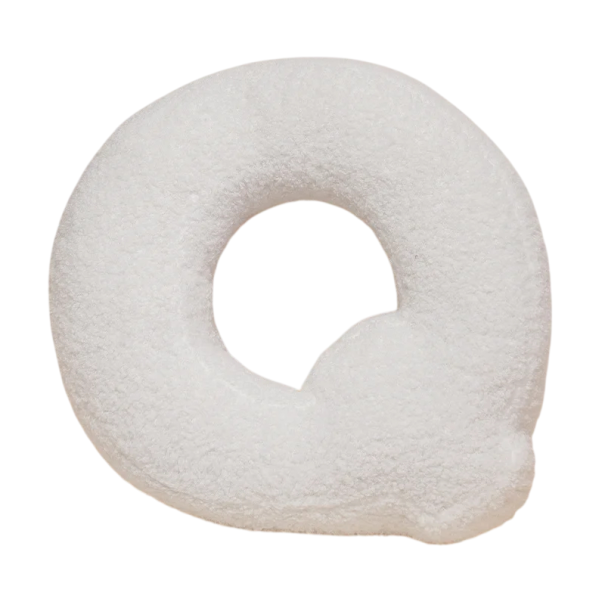 Plyšový polštář písmeno Q 40 cm měkký plyš PP bavlna bílý dekorační polštář do interiéru na postel i gauč 1