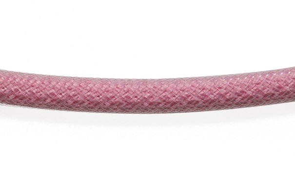 Podłączanie kabla USB-C do klawiatury K403 różowy