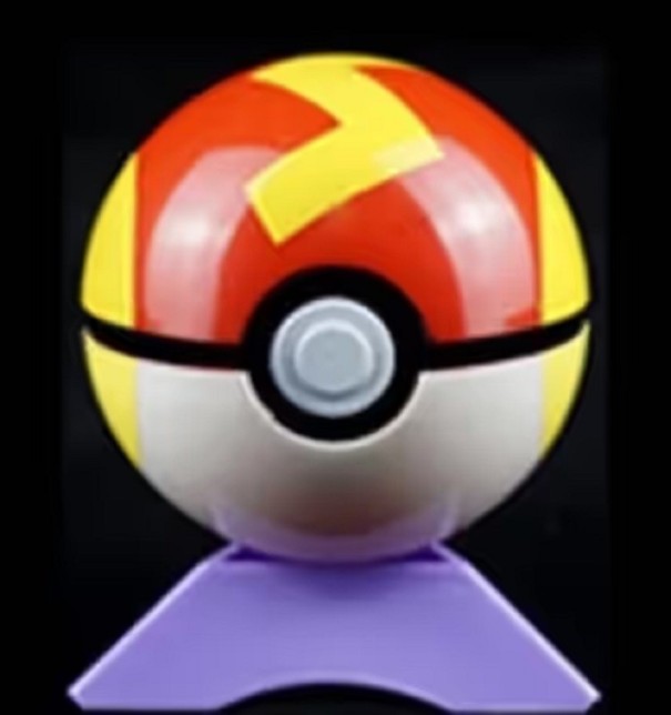 Pokéball Tendance avec un Pokémon aléatoire 21