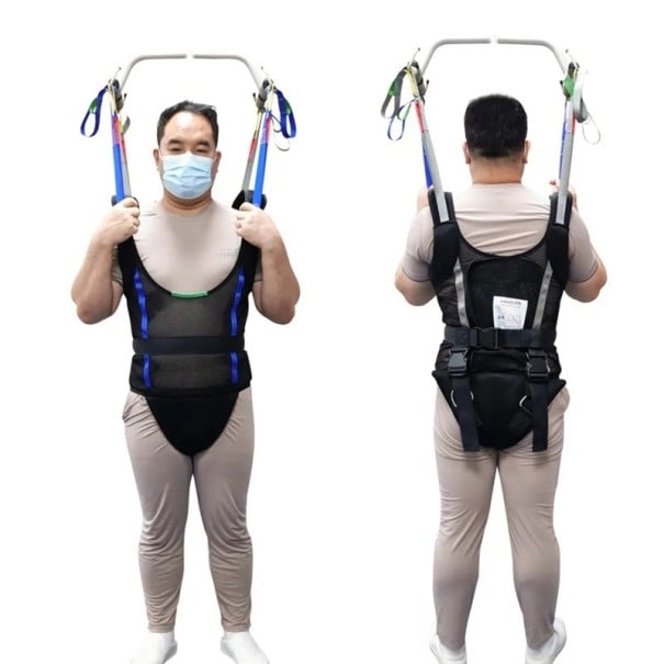 Polstrovaný zvedací postroj pro pacienty na nácvik chůze pas 71 až 86 cm pratelný na 80 °C černý pro handicapované osoby 1