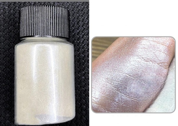 Polvo de perla cromado para uñas para un efecto brillante y manicura creativa y arte en uñas plateado