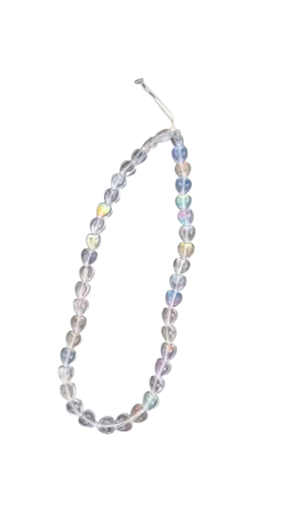 Porte-clé en perles colorées pour mobile avec cœurs Chaîne décorative pour étui de téléphone Cordon suspendu pour téléphone mobile Accessoire stylé blanc