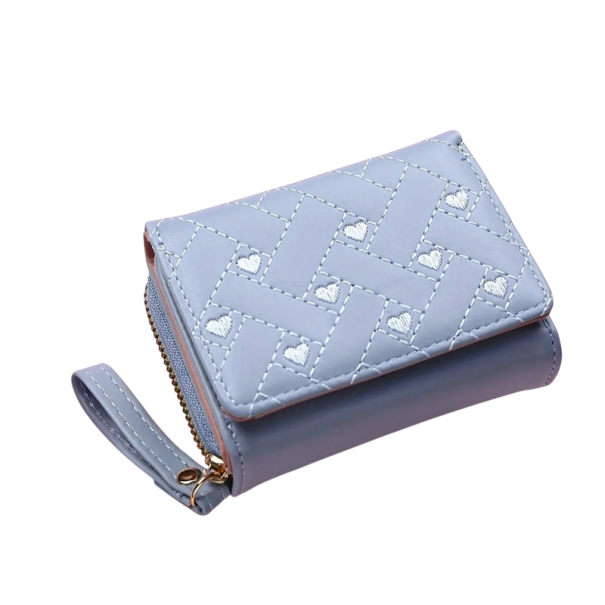 Portofel de dama cu inimioare, elegant, practic si compact cu spatiu pentru 8 carduri, un compartiment pentru bancnote si un compartiment dublu pentru monede cu fermoar albastru