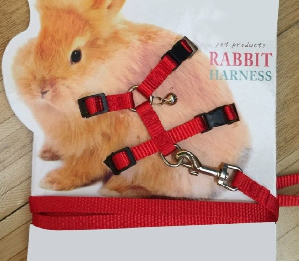 Postroj pro králíky červená
