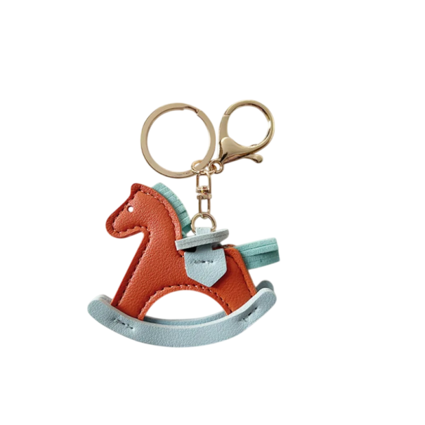 Preevărsă pe cheie cu cal de leagăn 7 x 6 cm Piele artificială Preevărsă decorativă pentru geantă rucsac accesoriu drăguț cadou roșu