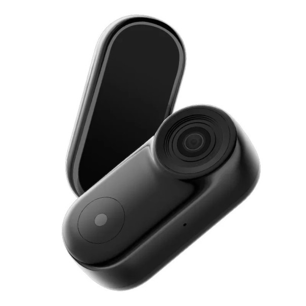 Přenosná mini akční kamera 1080P vodotěsná s uchycením na helmu i řídítka datové připojení přes USB-C rozměry 3,2 x 6,4 cm černá