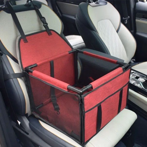 Prepravný box pre psov a mačky do auta 39 x 39 x 28 cm Bezpečnostná sedačka s popruhmi Pevná konštrukcia Sieťované steny červená
