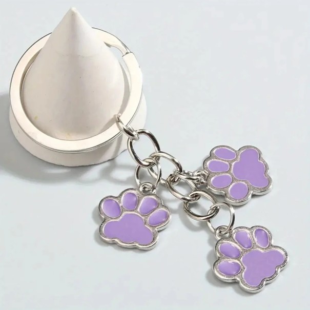 Přívesok na kľúče psie labky 7 x 4 cm Kovová zliatina Kovový prívesok na kabelku batoh darček pre milovníkov psov fialová