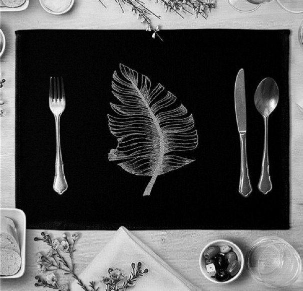 Prostiera con foglie tropicali 2