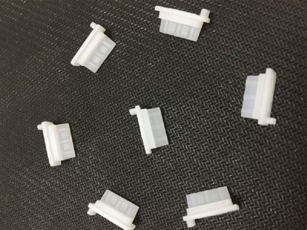 Protiprachová ochrana pre USB port biela 20 ks