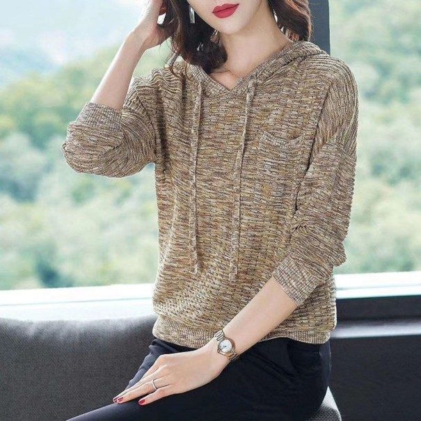 Pull à capuche et à poche pour femmes kaki