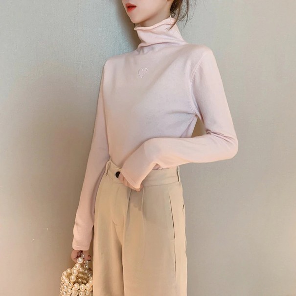 Pull col roulé pour femmes avec cœur rose clair