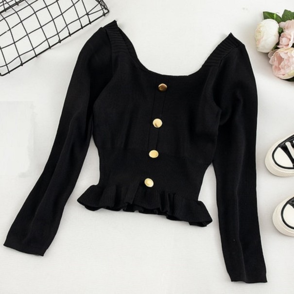 Pull féminin avec boutons et volants noir