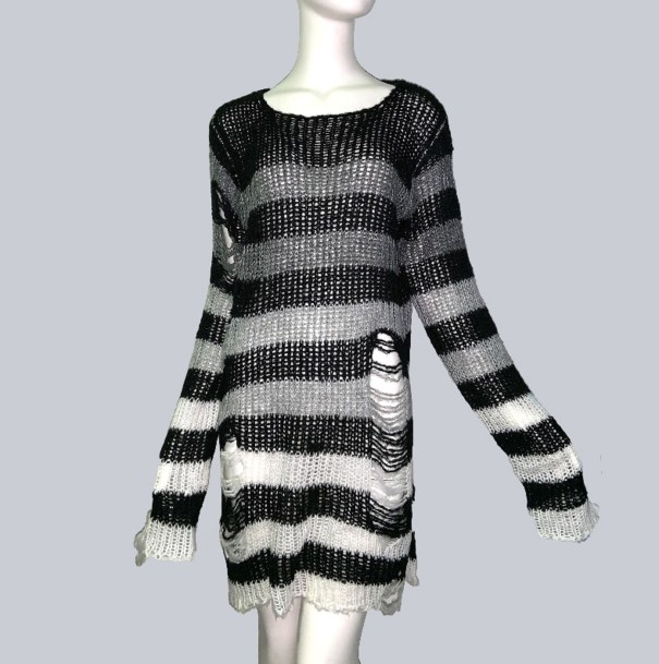 Pull long rayé pour femme avec déchirures gris clair