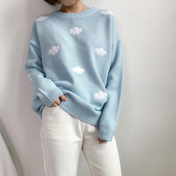 Pull pour femmes avec des nuages A2181 bleu clair