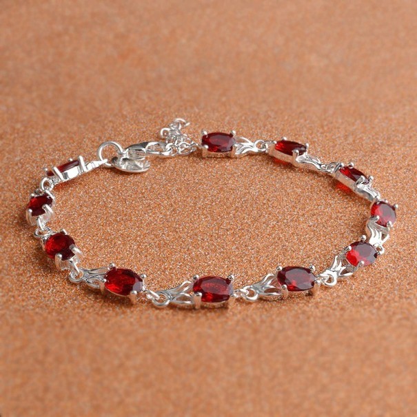 Pulseira feminina com pedras vermelhas 1