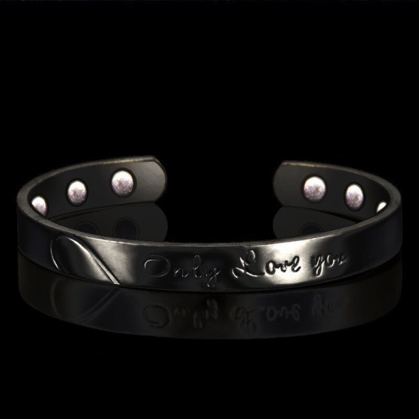 Pulsera abierta con inscripción negro