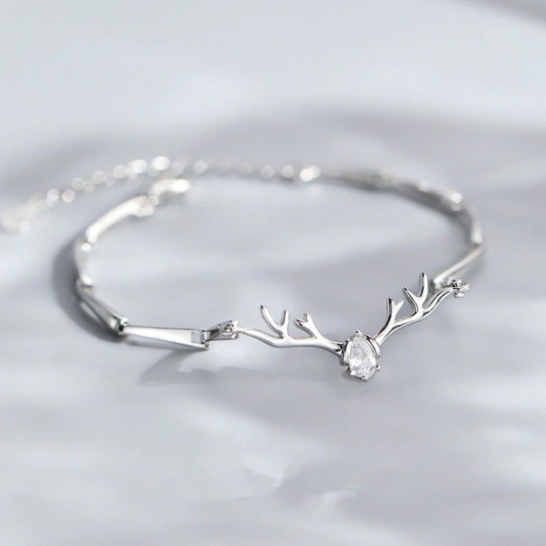 Pulsera de ciervo para mujer 1