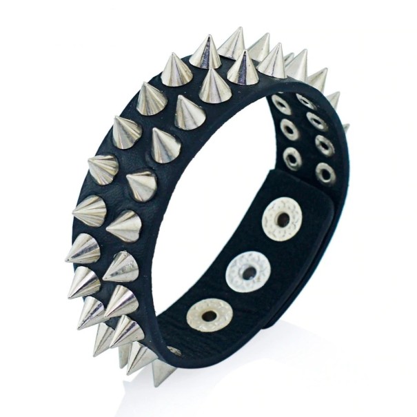 Pulsera de cuero con pinchos 1