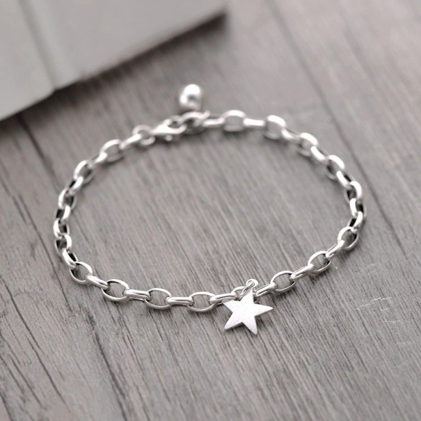 Pulsera de mujer con ojos grandes y estrella. 1
