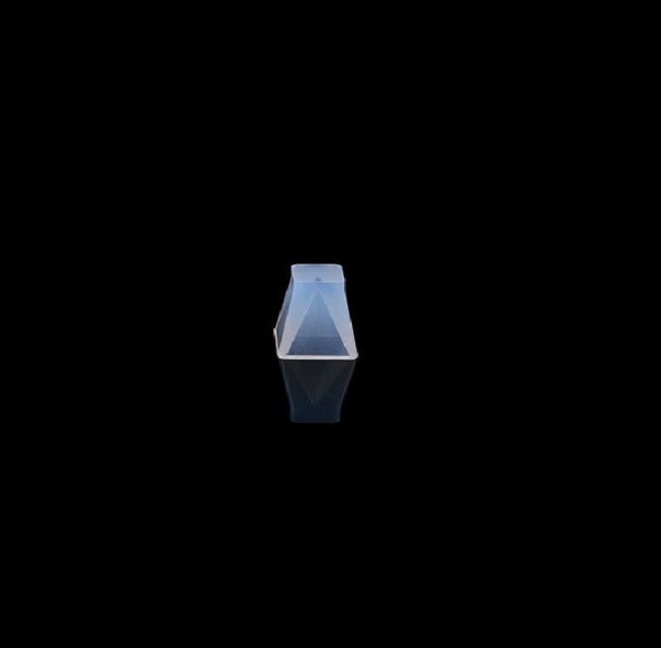 Pyramidin muotoinen silikonimuotti S