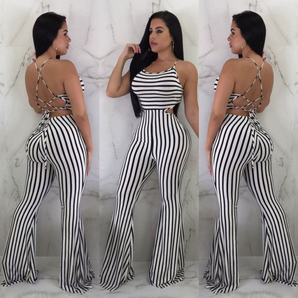Randig jumpsuit för kvinnor med exponerad rygg