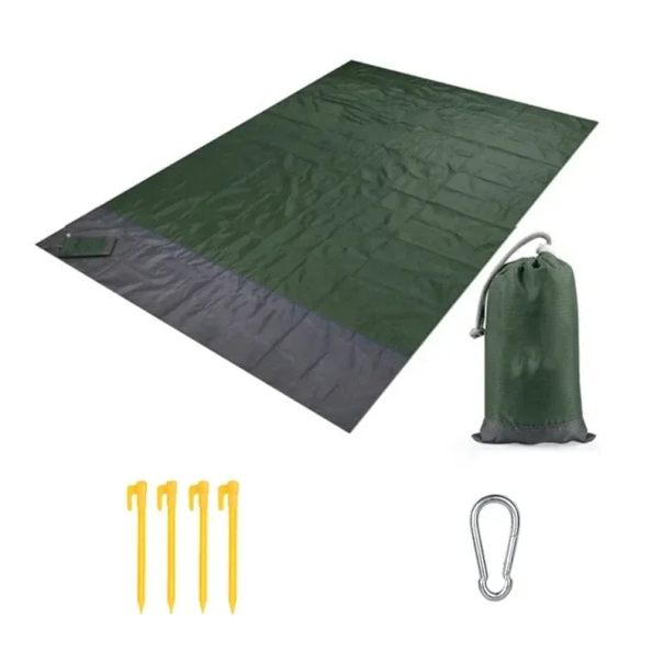 Rantahuopa 200 x 140 cm Vedenpitävä ja hiekkaa hylkivä Taittuva laukun kanssa Kiinnitystapit ja karbiinihaka Kevyt matkahuopa tummanvihreä