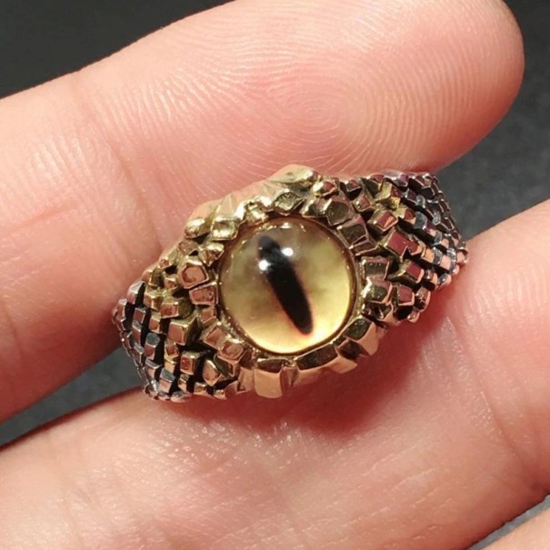 Ring med öga D2599