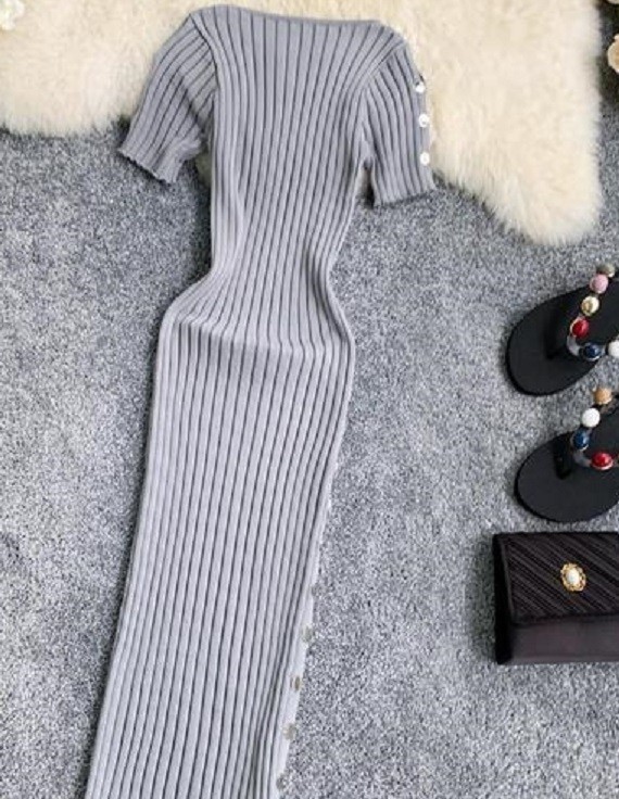 Robe en tricot à manches courtes gris