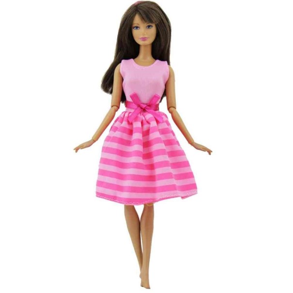 Robe et vêtements pour poupées 10