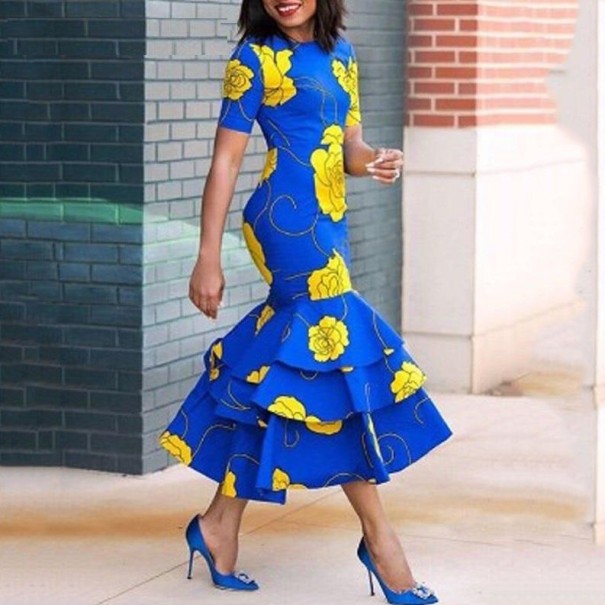 Robe fleurie avec jupe à volants L