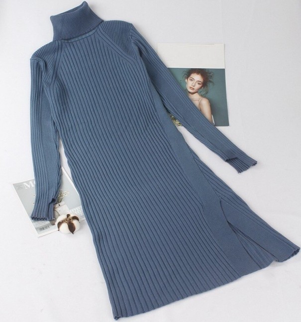 Rochie de toamnă tricotată albastru