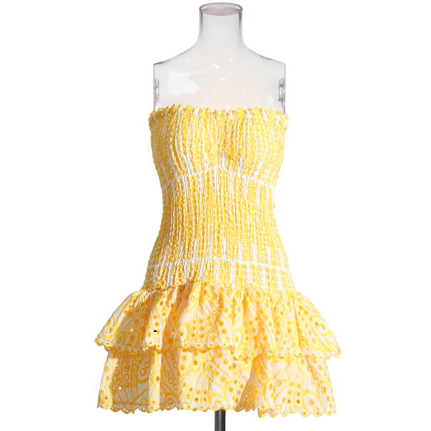 Rochie scurtă de vară fără bretele, cu corset adunat și fustă cu volane. Detaliu brodat si croiala elastica pentru o potrivire confortabila. galben L