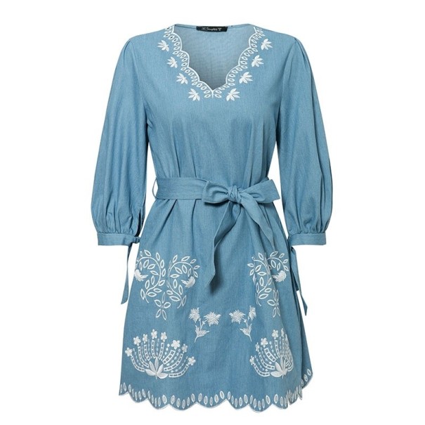 Romantisk sommerkjole med broderi L