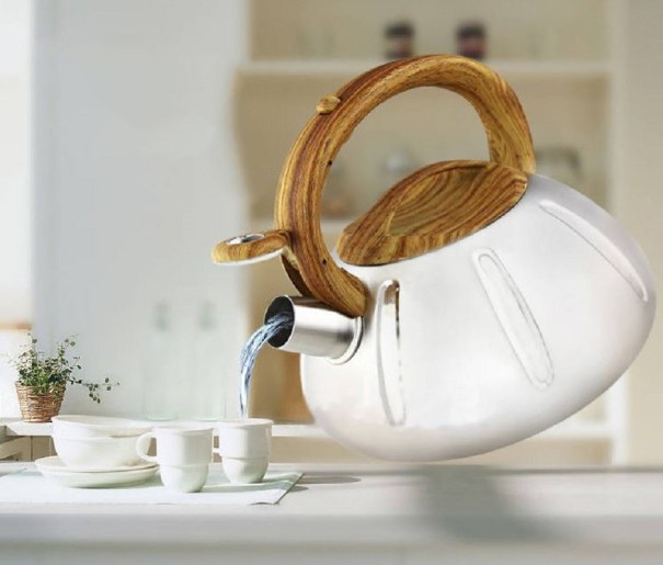 RVS waterkoker met houten handvat