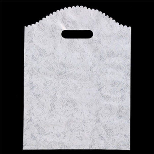 Saco de presente com padrão de renda 5 unid branco M