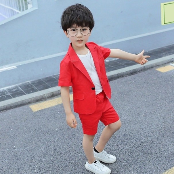 Saco y pantalones cortos para niño rojo 8