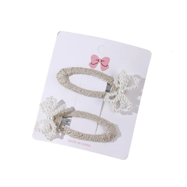 Sada 2 detských sponiek do vlasov s korálkovým motýľom Ozdobné sponky Roztomilé vlasové doplnky Dievčenské účesy Elegantný styling Jemný perlový design strieborná