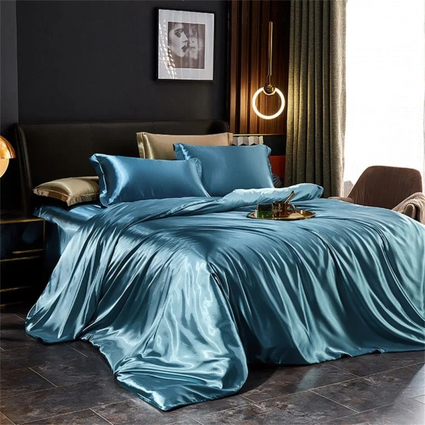 Sada 4 ks povlečení King Size Povlak na přikrývku 220 x 240 cm Prostěradlo 230 x 250 cm 2x povlak na polštář 48 x 74 cm Lesklé povlečení světle modrá