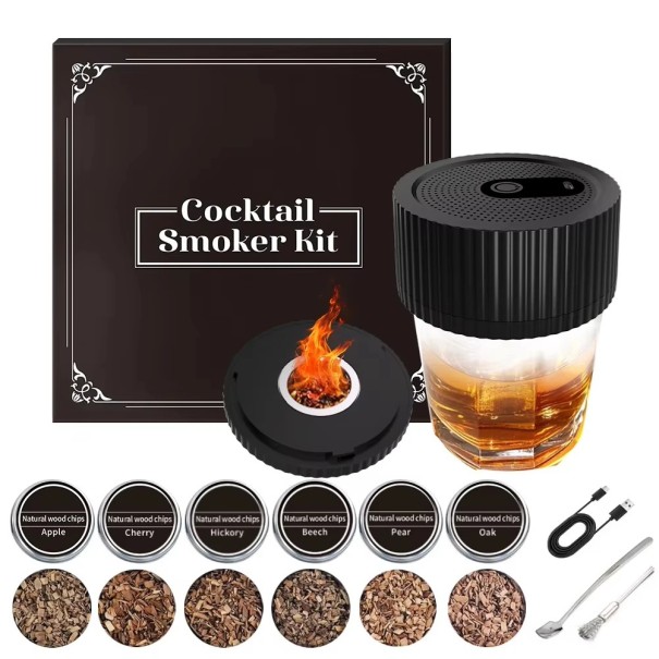 Sada elektrický smoker kit na whisky USB dobíjecí 9,2×9,2×5,6 cm + 6 dřevěných štěpek lžička kartáček pro koktejly 1
