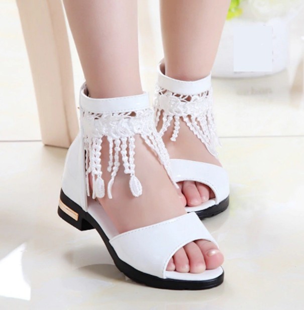 Sandales pour filles avec franges blanc 25