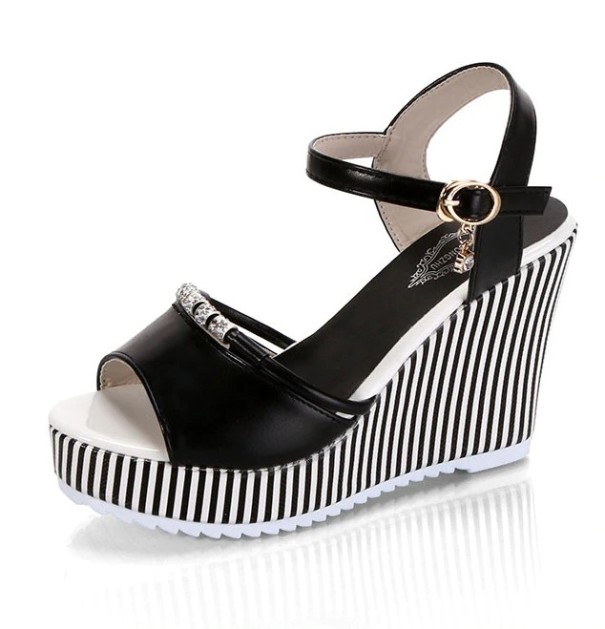 Sandálias estilizadas para senhora Lisa preto 40