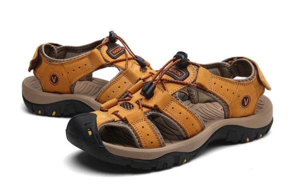 Sandalias modernas para hombre J2142 marrón claro 38