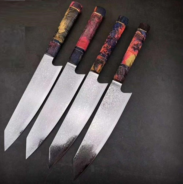 Santoku-veitsi Damaskoksen teräksestä 1