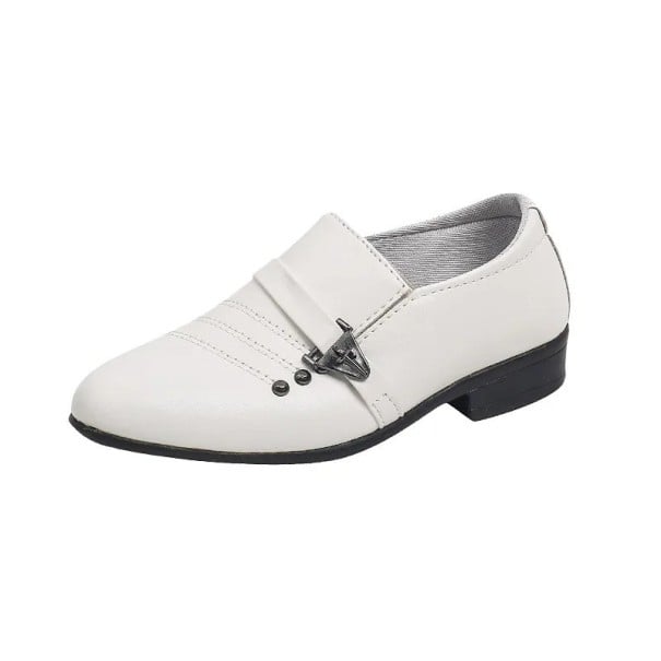 Sapatos formais infantis slip-on sem atacadores em pele PU Sola de borracha Com decoração metálica e salto baixo Para rapazes em casamentos branco 30