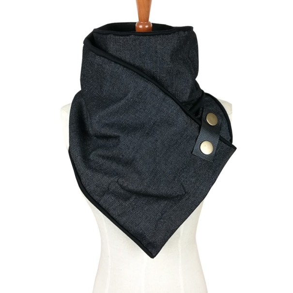 Scarf with Button black