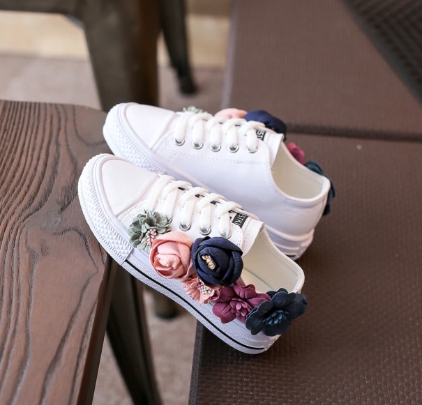 Scarpe da ginnastica per ragazze con fiori bianco 24,5