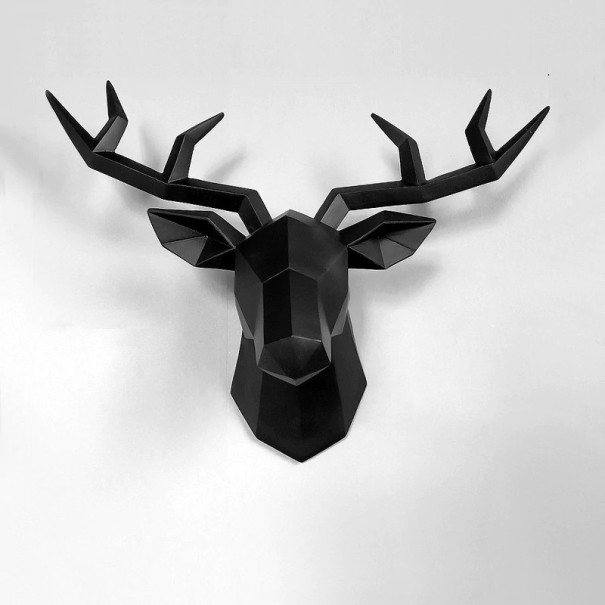 Sculpture suspendue de cerf noir